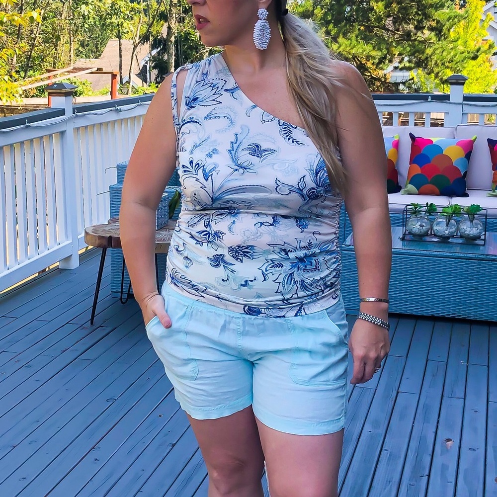 Express one shoulder top. Size L